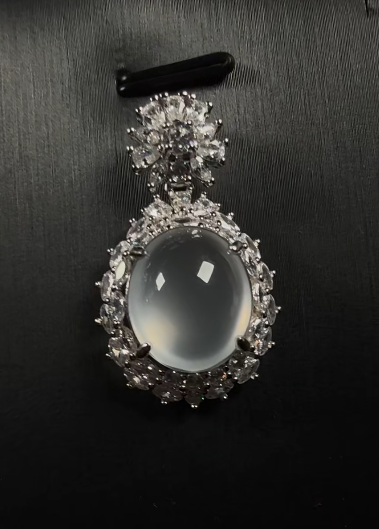 What Is Quartzite Jade? An Honest Guide to the Glass-Like White Stone