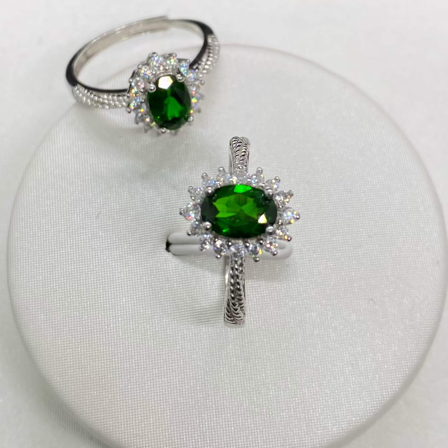 Natural Diopside Halo Ring in 925 Sterling Silver, 5×7mm Oval Gemstone