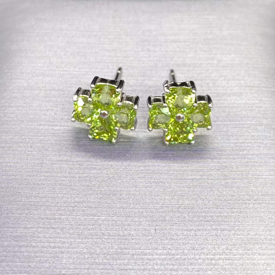 Natural Peridot Four-Leaf Clover Stud Earrings in 925 Sterling Silver, 4mm Heart-Cut Gemstones