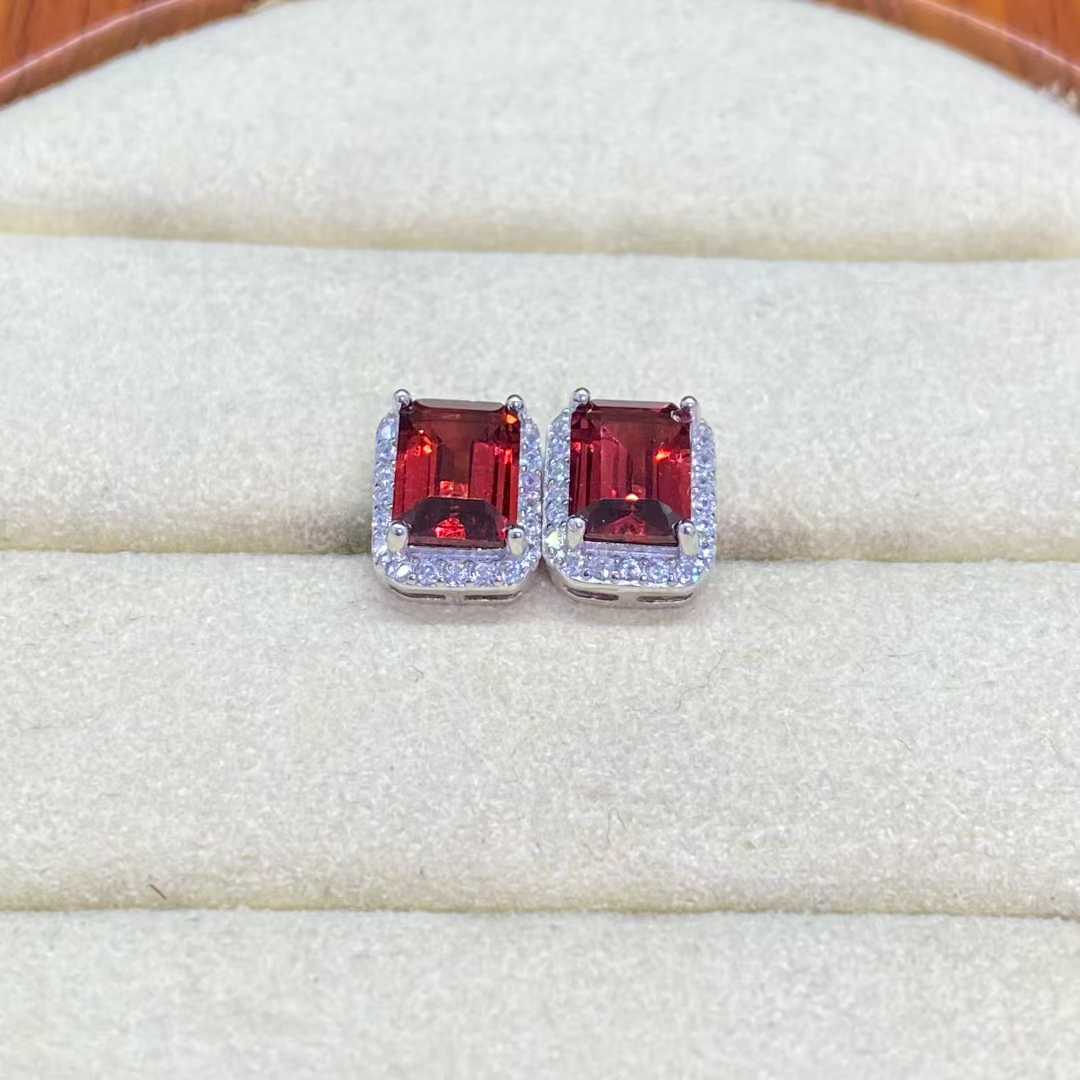 Natural Garnet Stud Earrings in 925 Sterling Silver, 5×7mm Gemstones
