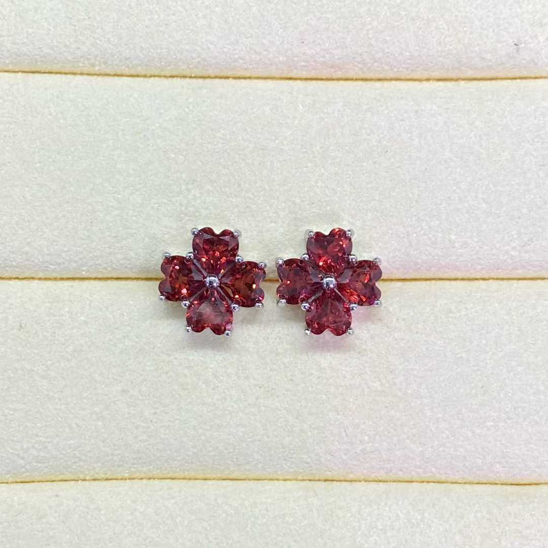Natural Garnet Flower Stud Earrings in 925 Sterling Silver, 4mm Gemstones