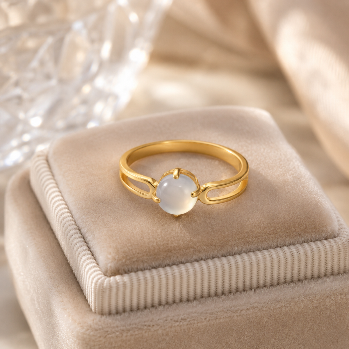 White Agate Split-Shank Ring in 18K Gold-Plated Brass