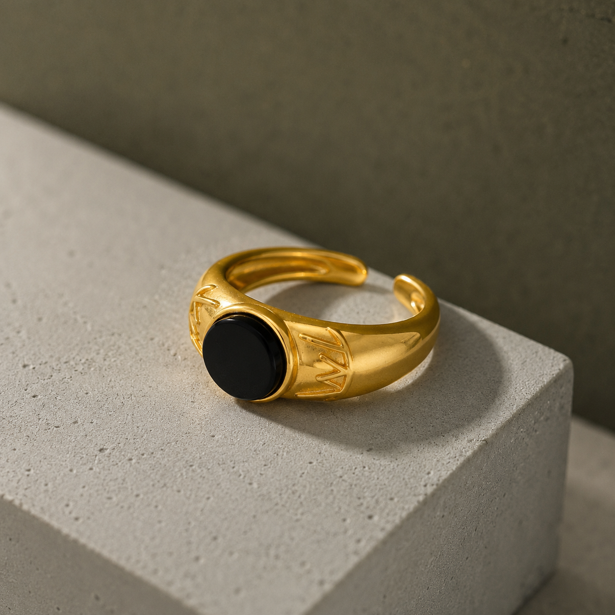 18K Gold Plated Black Agate Signet Ring | Round Adjustable Vintage Band