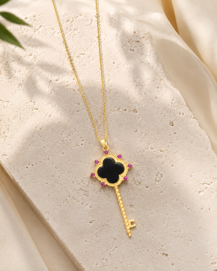 Black Agate Clover Key Necklace in 18K Gold-Plated Brass