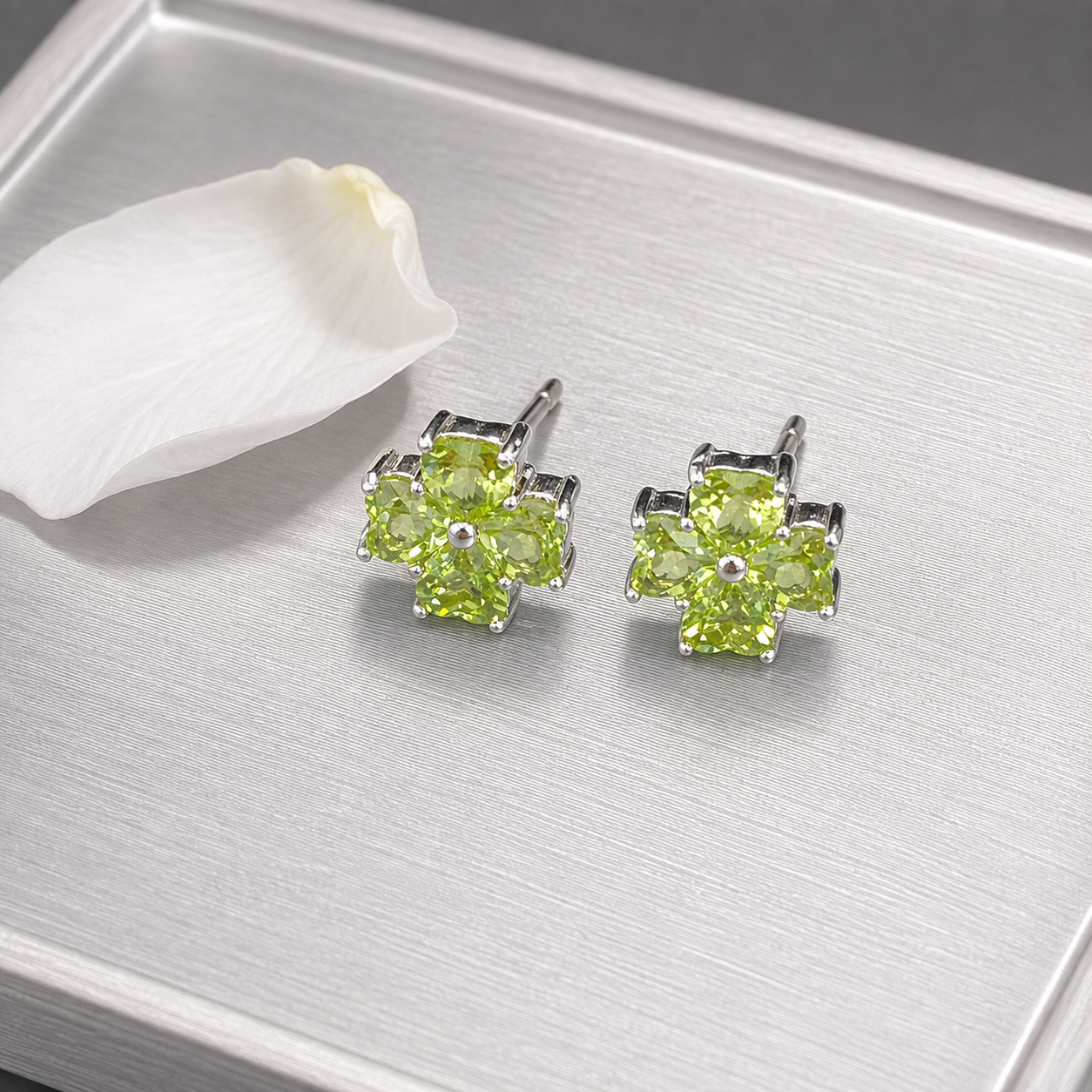 Natural Peridot Four-Leaf Clover Stud Earrings in 925 Sterling Silver, 4mm Heart-Cut Gemstones