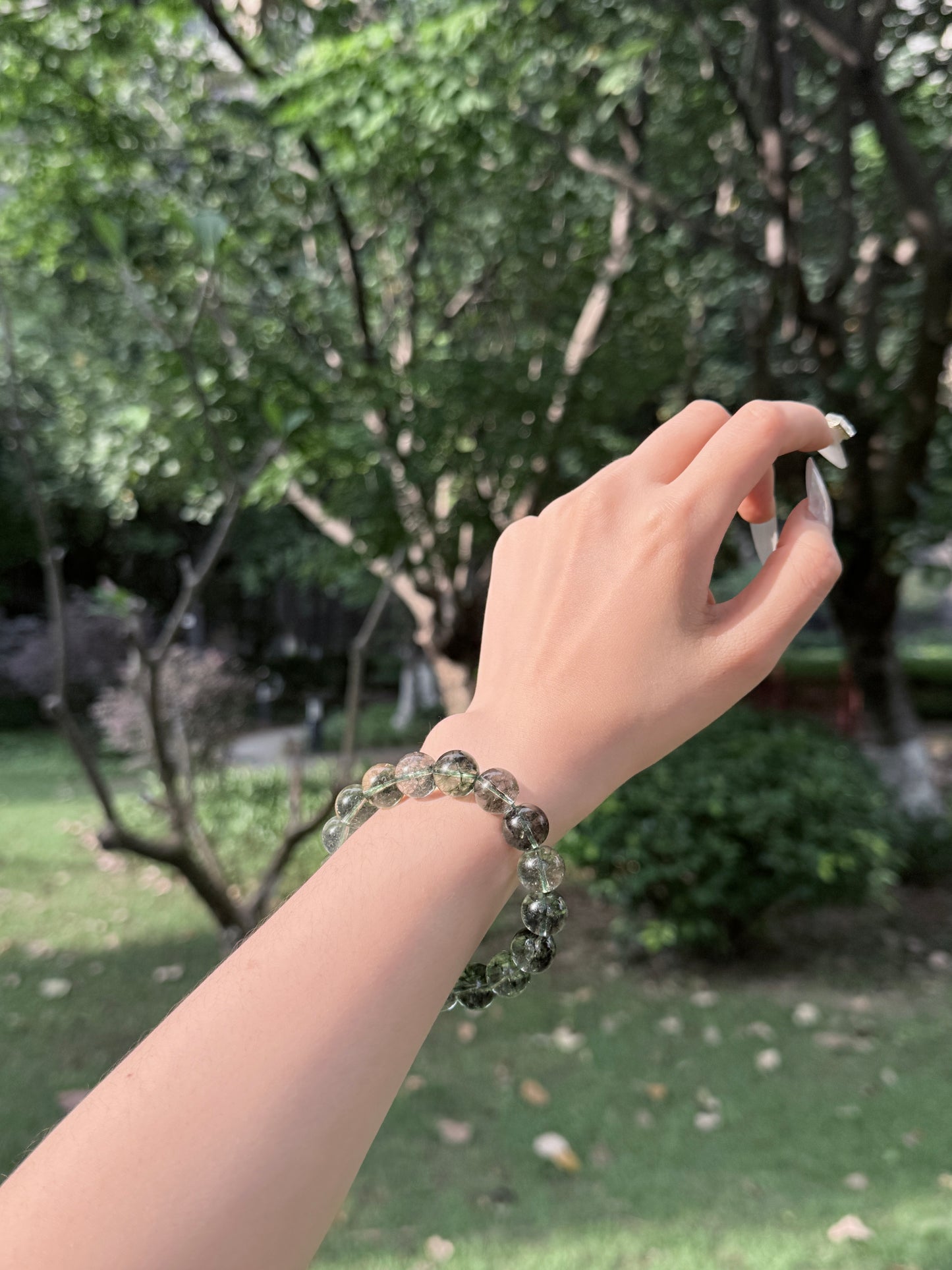 天然綠幽靈水晶手鏈 — 12mm